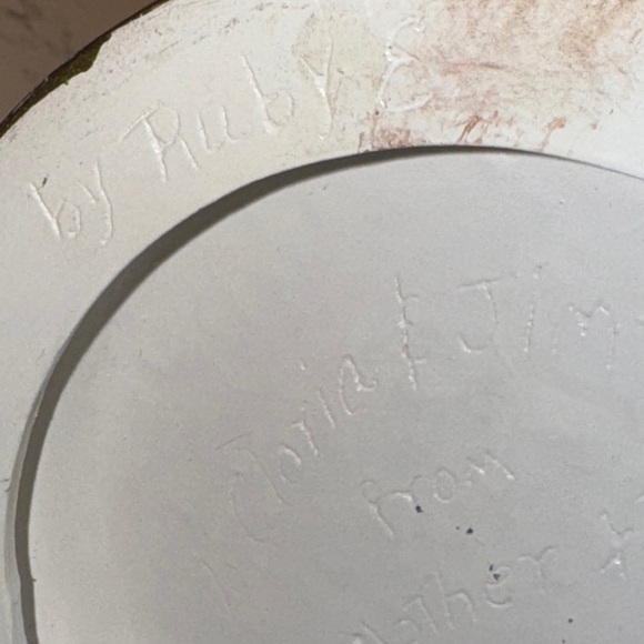 Elegant Gold and Cream Decor Accents - Picture 10 of 12